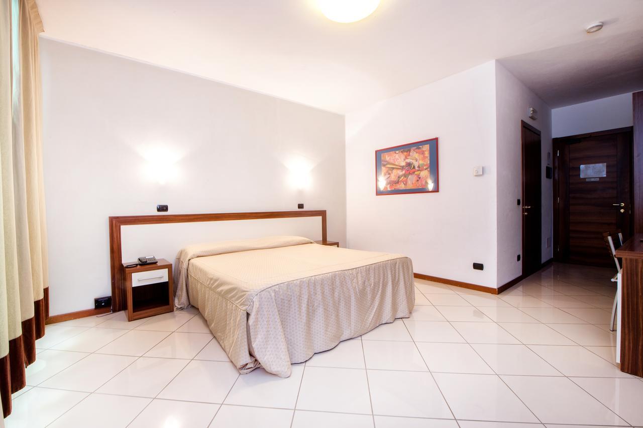 Hotel & Residence La Sibilla Cusiana 페텐나스코 외부 사진