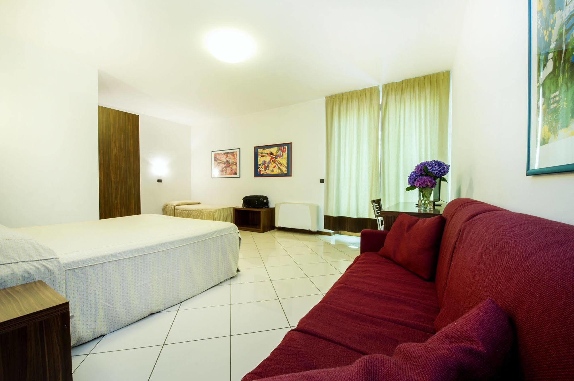 Hotel & Residence La Sibilla Cusiana 페텐나스코 외부 사진